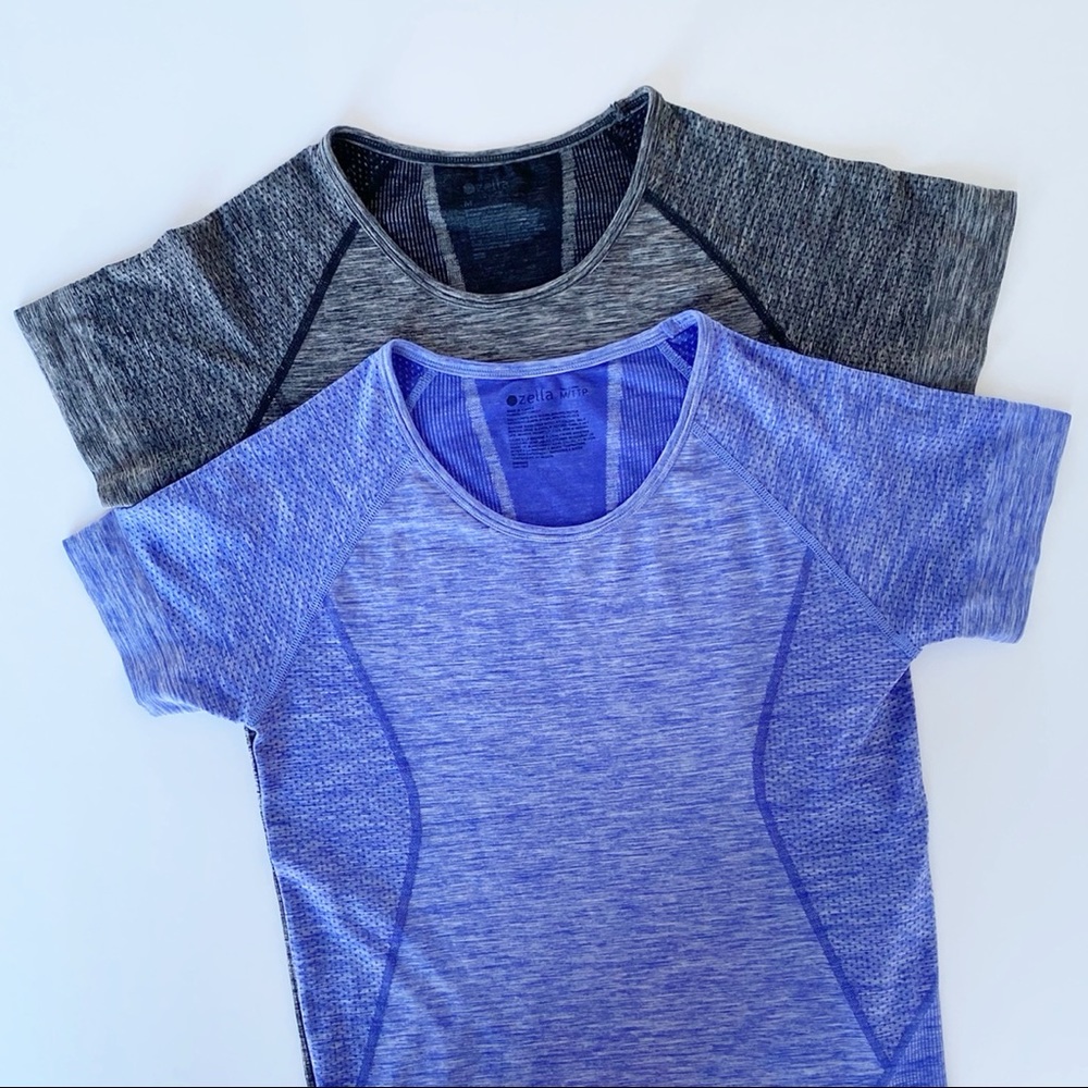 2 Zella Stand Out Seamless Training Tees Blue And Gray Size Medium